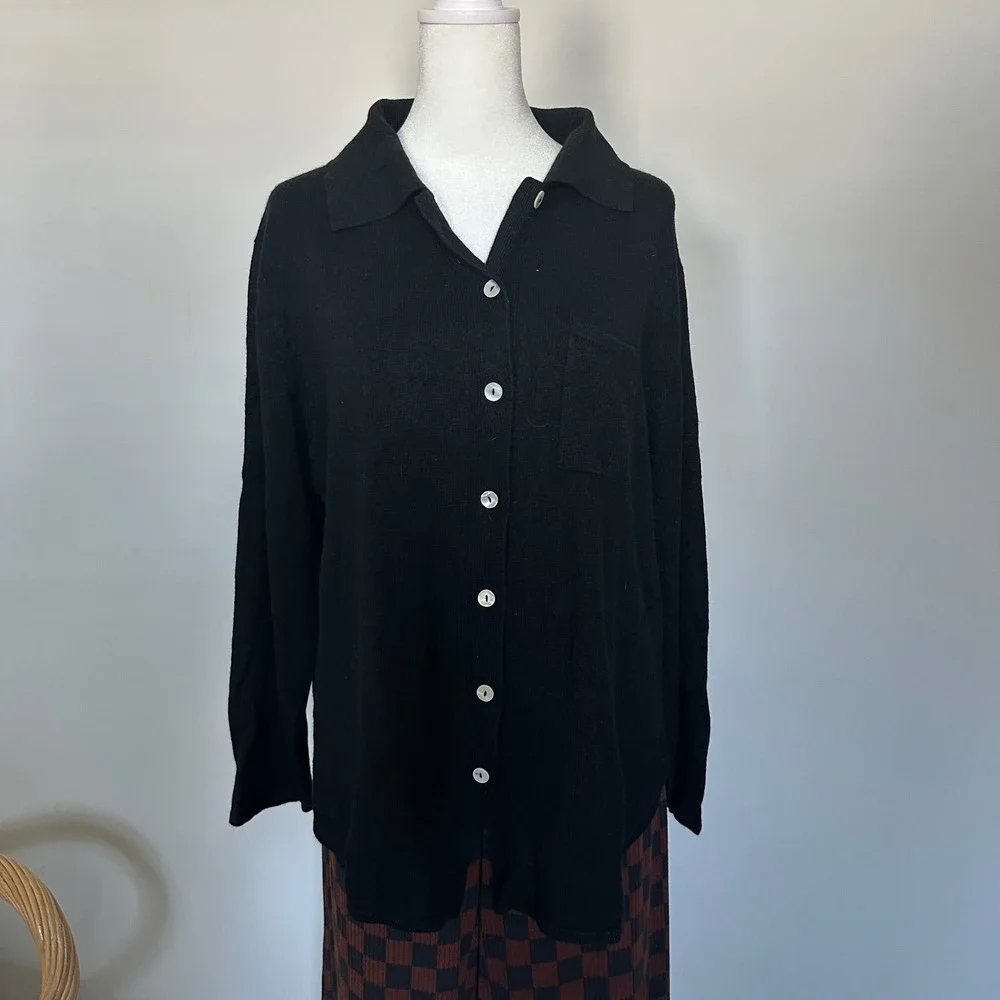 Jessica Holbrook Black Knit Silk‎ Blend Shirt Mother of Pearl Buttons - SIZE M